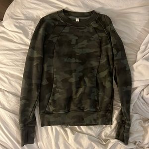 Lululemon Scuba Crew Camo Green Size 4